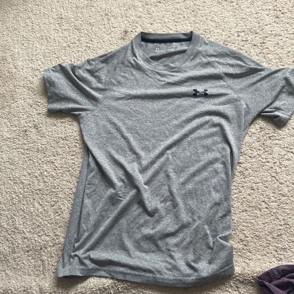 Under armour gray tshirt